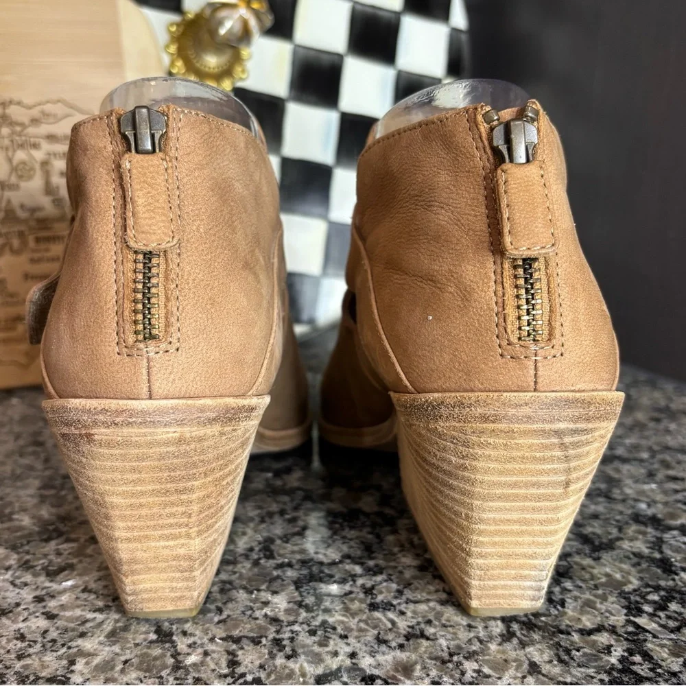 Eileen Fisher Ives Tan Tumbled Nubuck Stacked Heel Booties Size 8